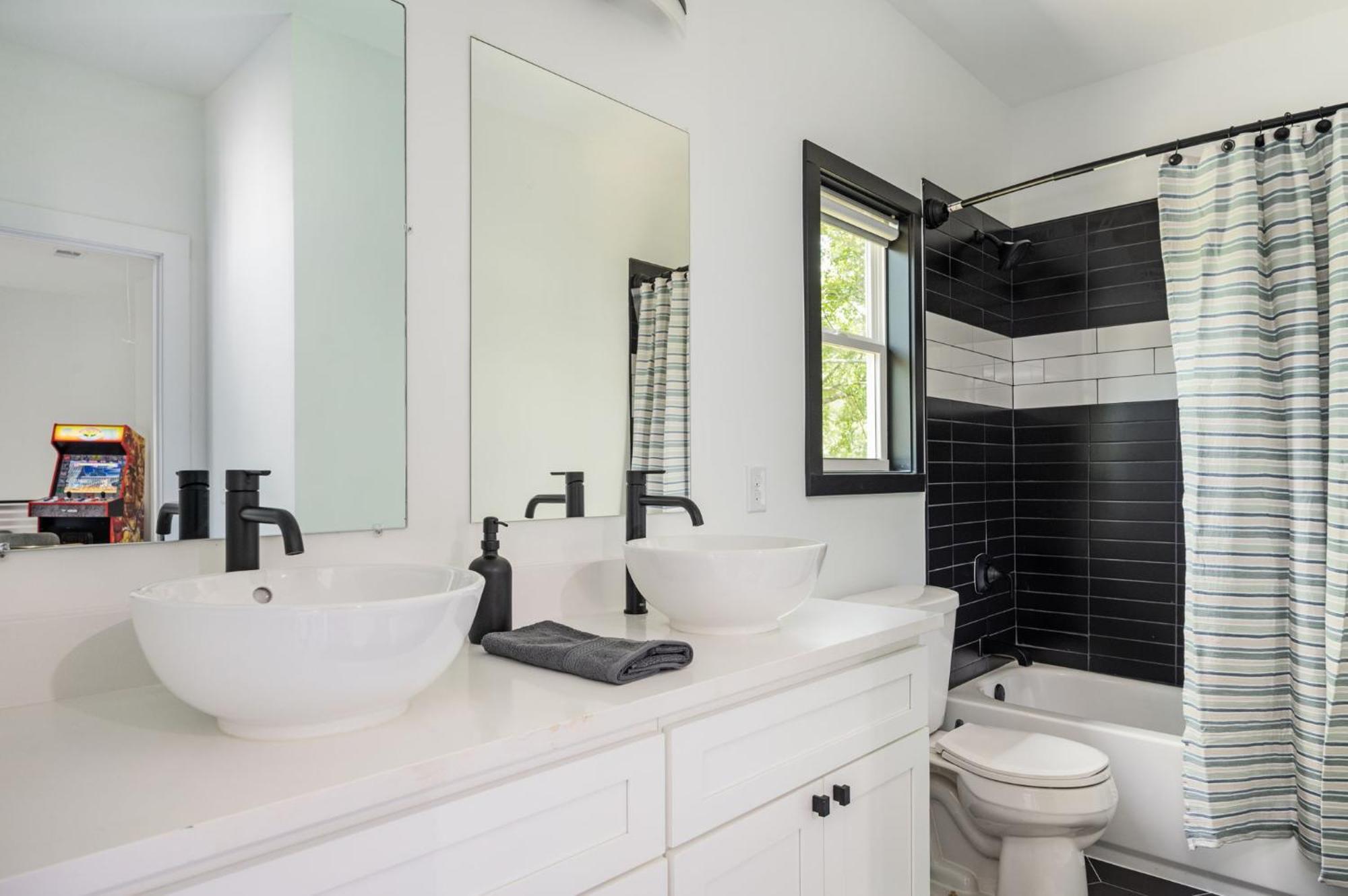 Apartment In The Forest - 5bd-5ba - Atl Beltline-summerhill Atlanta