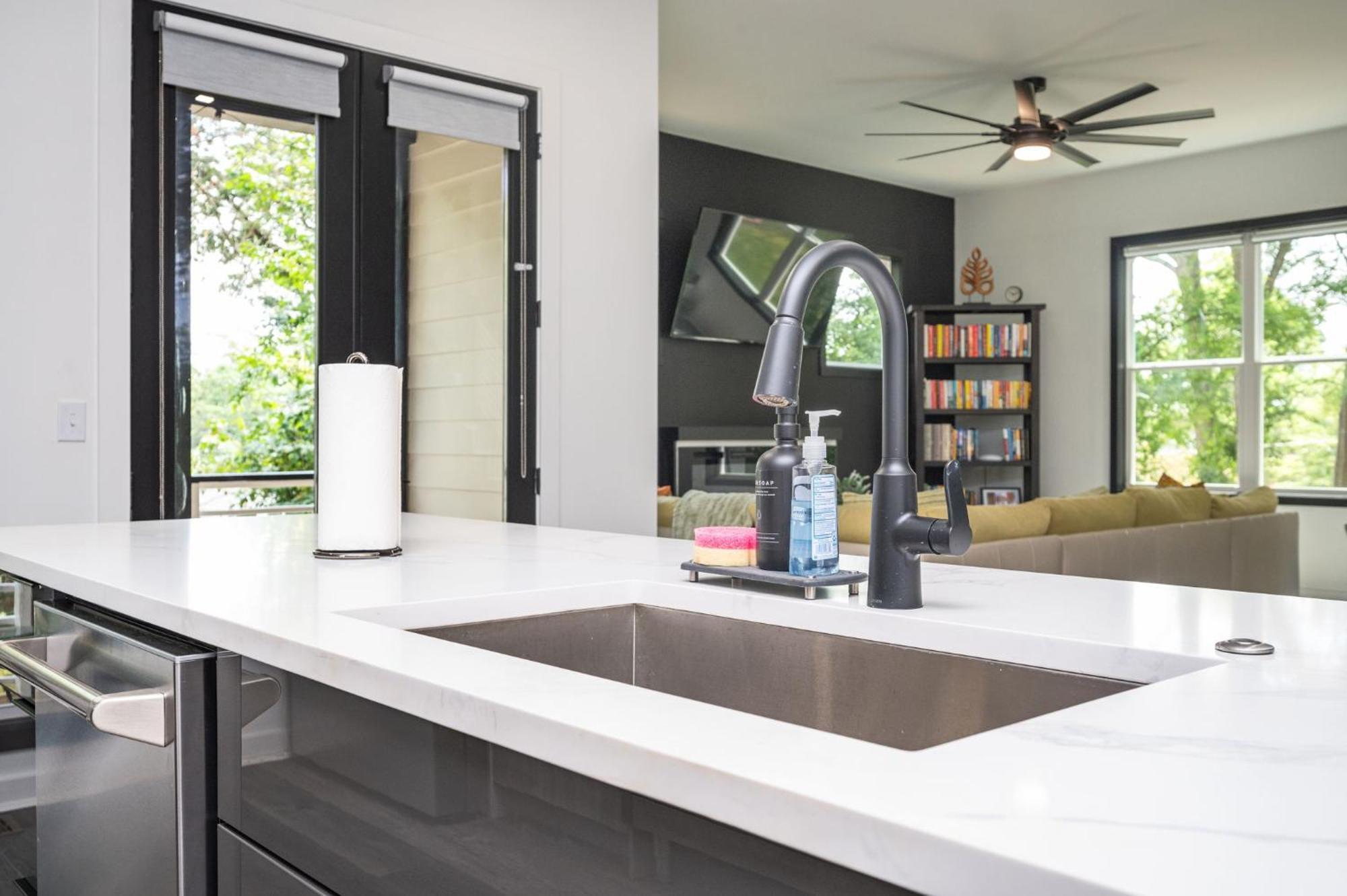 Apartment In The Forest - 5bd-5ba - Atl Beltline-summerhill *