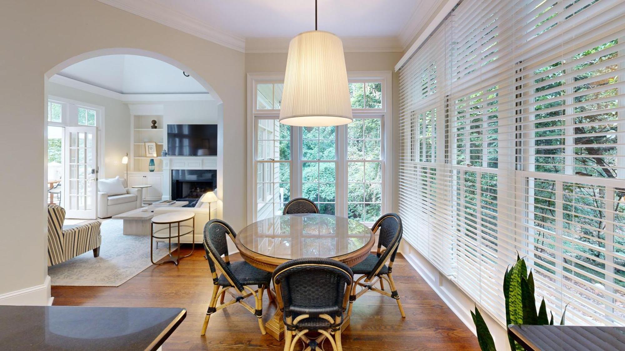 Luxury Spacious 4br In Buckhead *