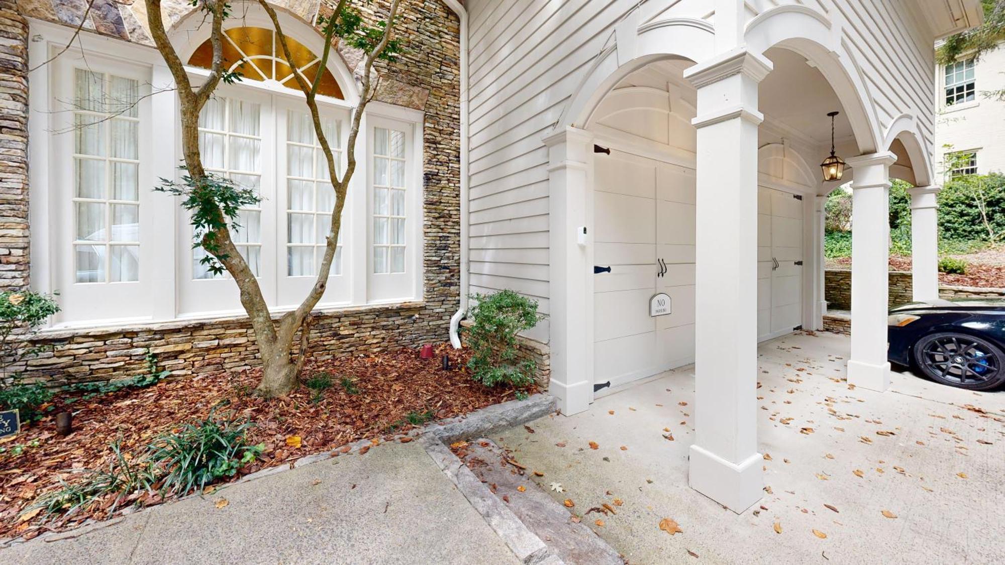 Luxury Spacious 4br In Buckhead