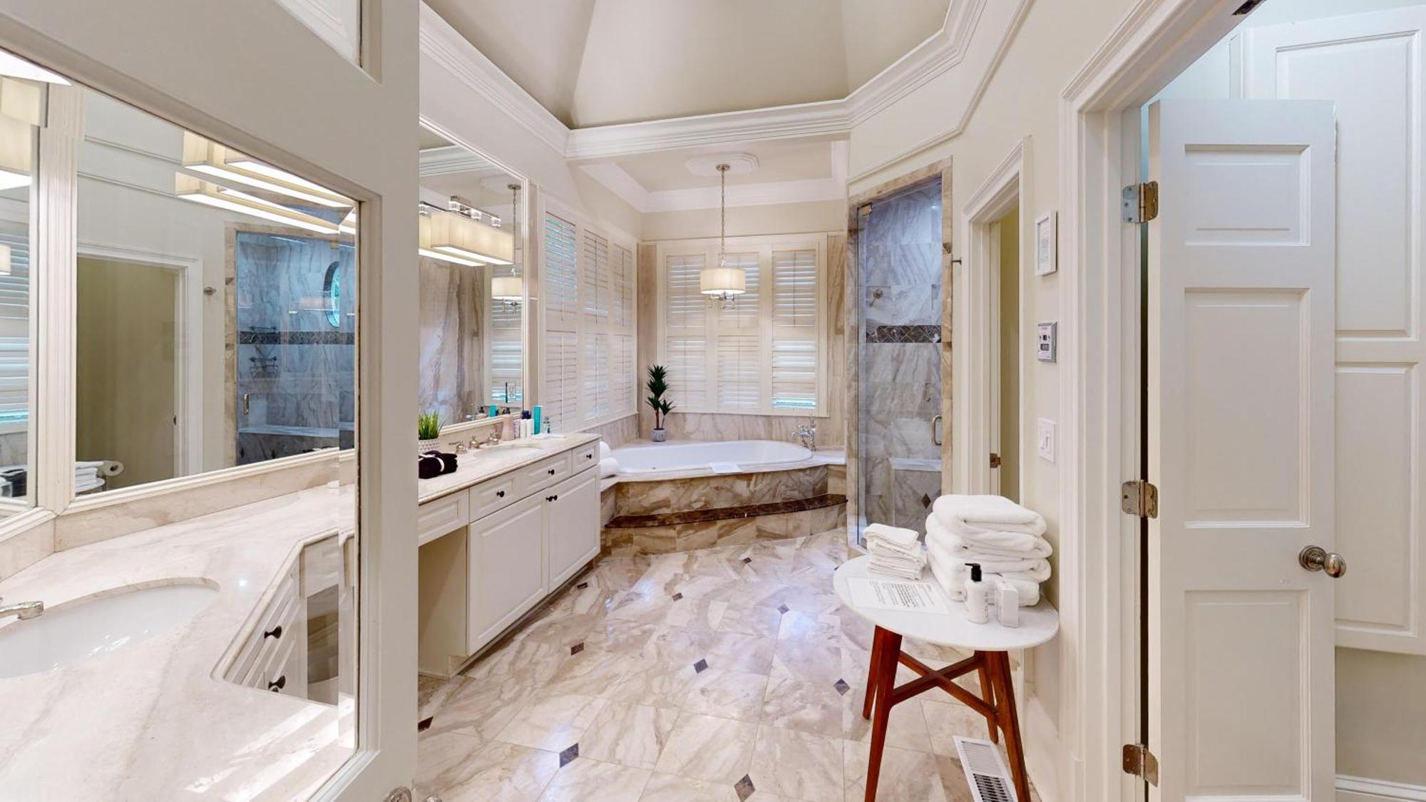 Luxury Spacious 4br In Buckhead *