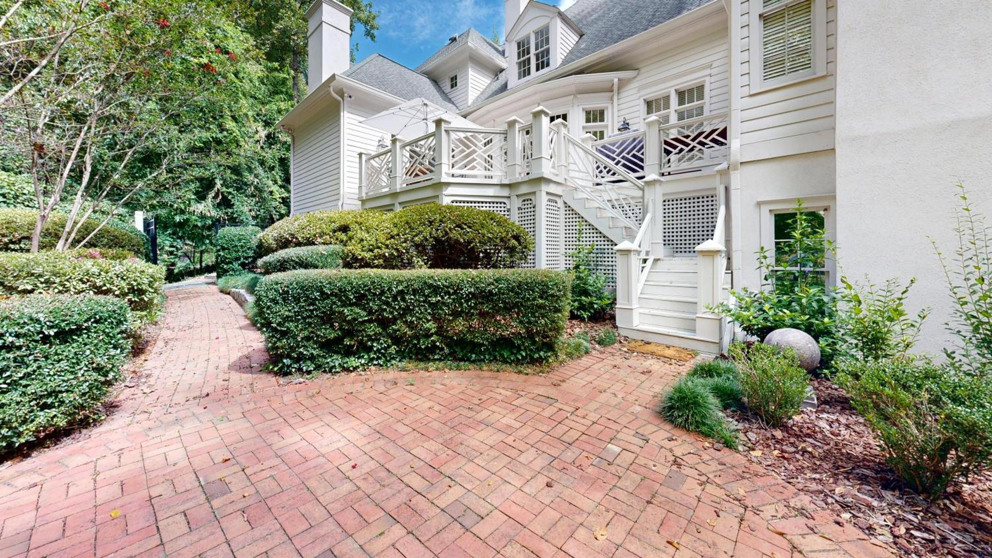 Luxury Spacious 4br In Buckhead Holiday home