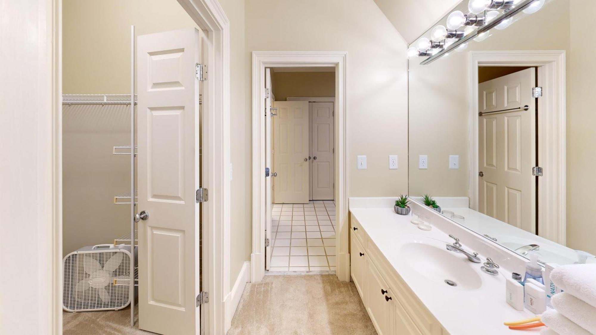 Luxury Spacious 4br In Buckhead Holiday home *