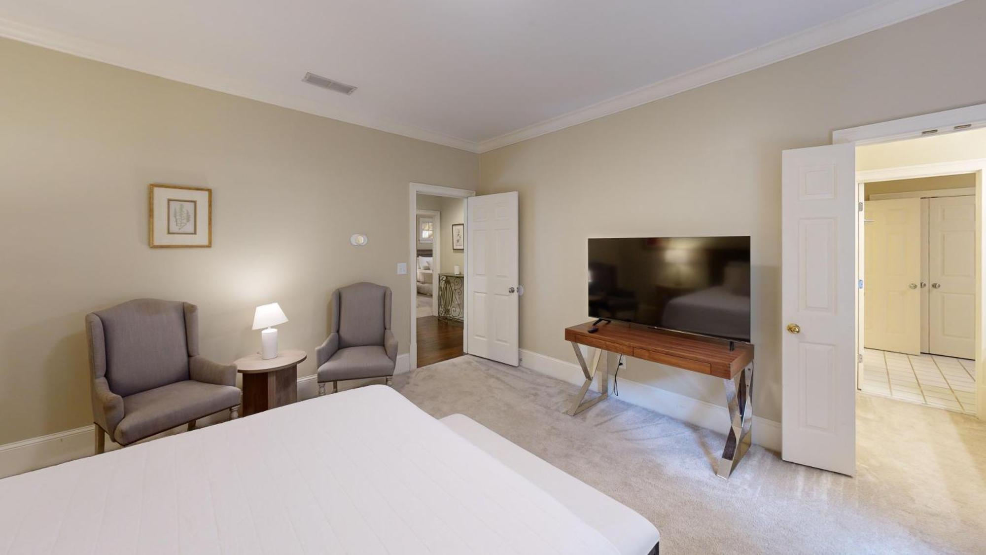 Luxury Spacious 4br In Buckhead Holiday home Atlanta