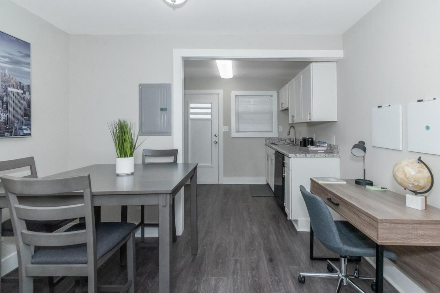 Buckhead Escape Apartment *