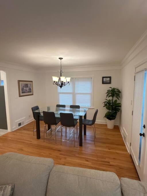 Holiday home Southern Comfort Renovated, Relaxing, Ready Minutes From Downtown And Mercedes Benz Stadium Atlanta