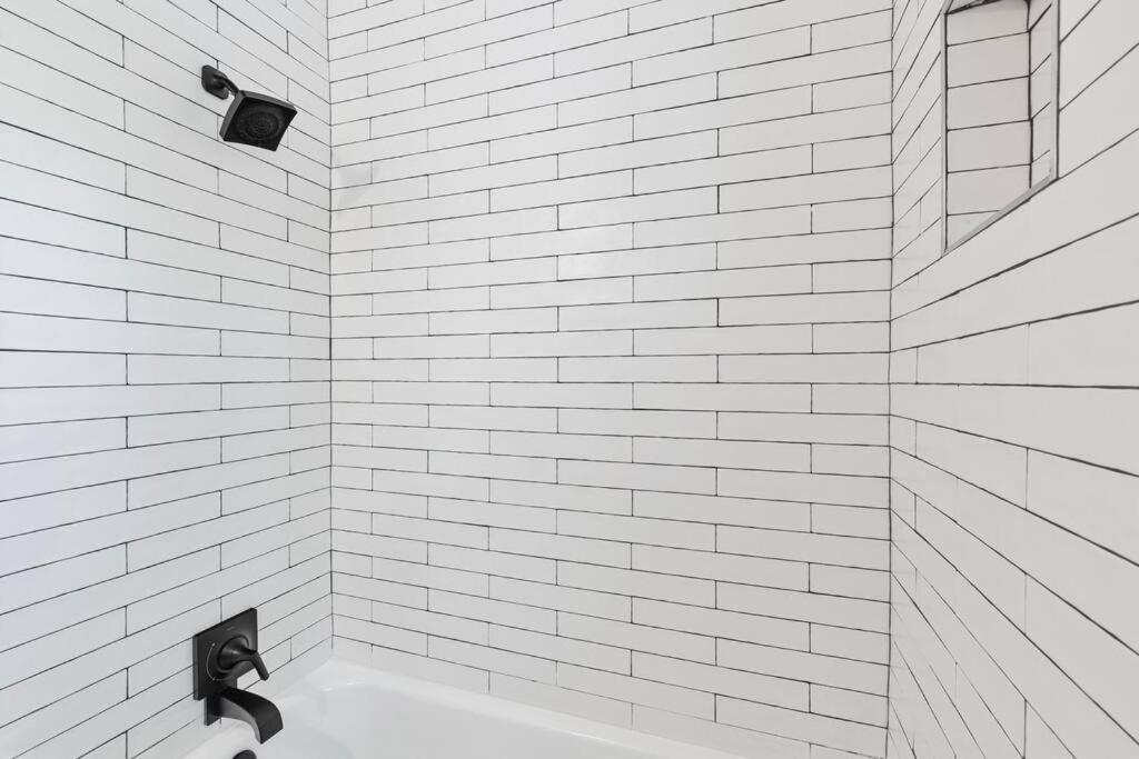 Southern Comfort Renovated, Relaxing, Ready Minutes From Downtown And Mercedes Benz Stadium
