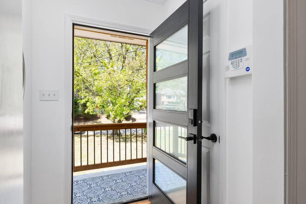 Southern Comfort Renovated, Relaxing, Ready Minutes From Downtown And Mercedes Benz Stadium Holiday home Atlanta