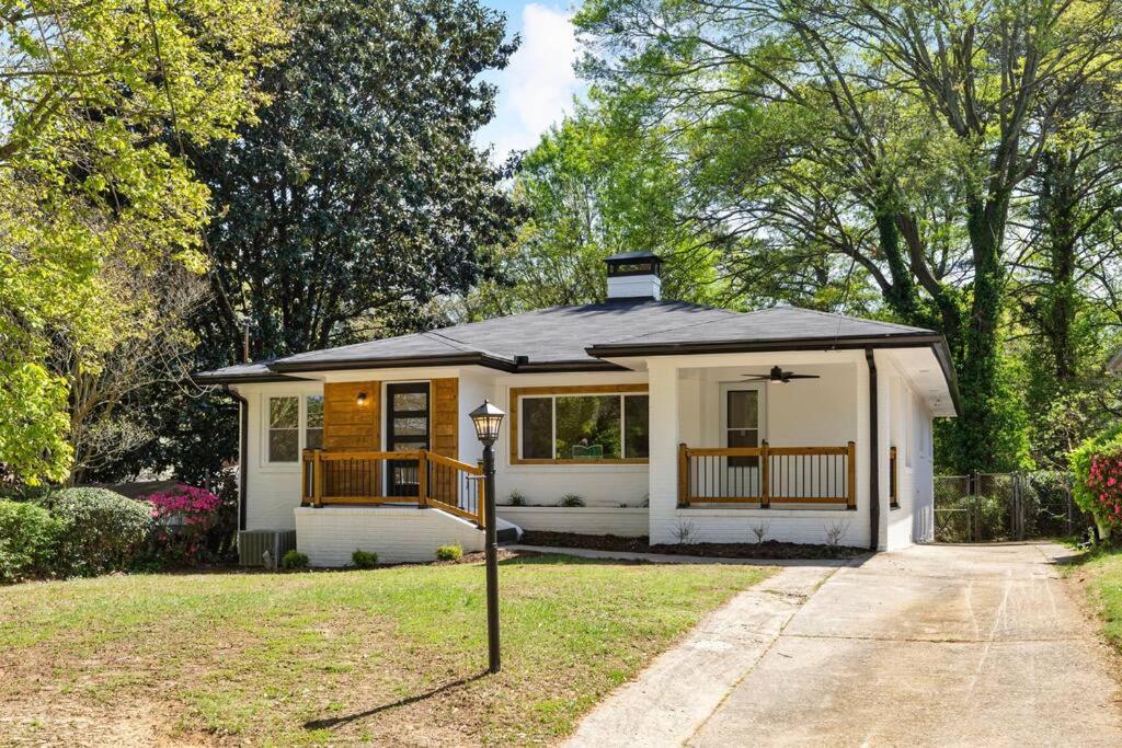 Holiday home Southern Comfort Renovated, Relaxing, Ready Minutes From Downtown And Mercedes Benz Stadium Atlanta