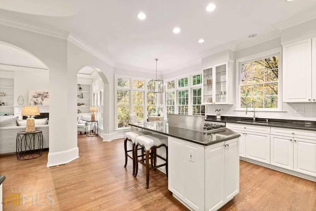 Luxury Spacious 4br In Buckhead Atlanta