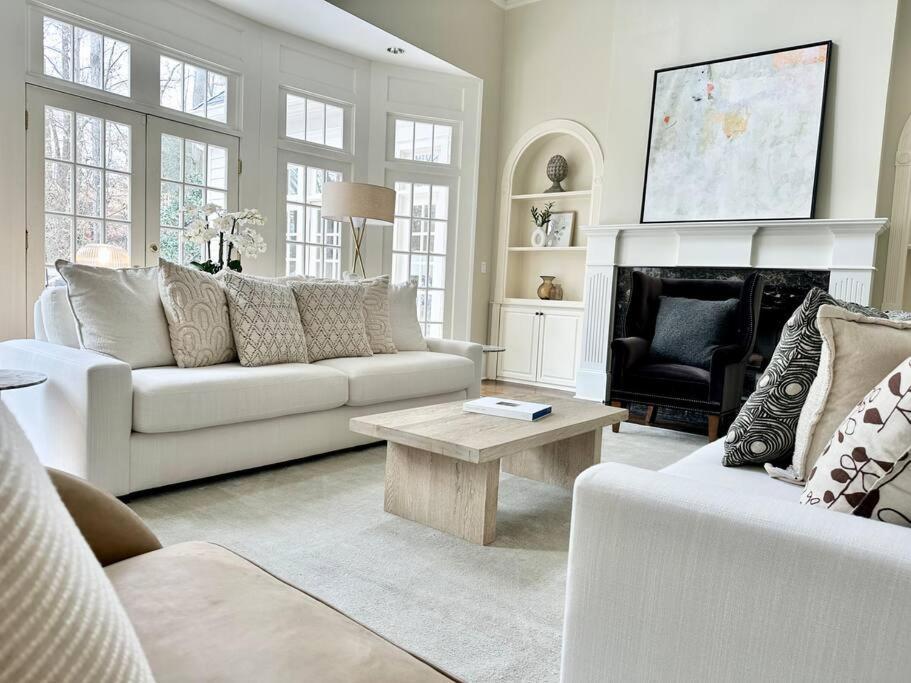 Luxury Spacious 4br In Buckhead Holiday home Atlanta