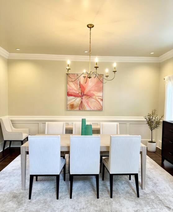 Luxury Spacious 4br In Buckhead *