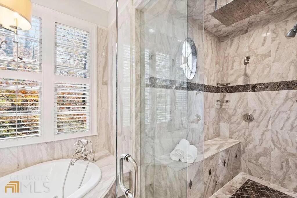Luxury Spacious 4br In Buckhead Holiday home Atlanta