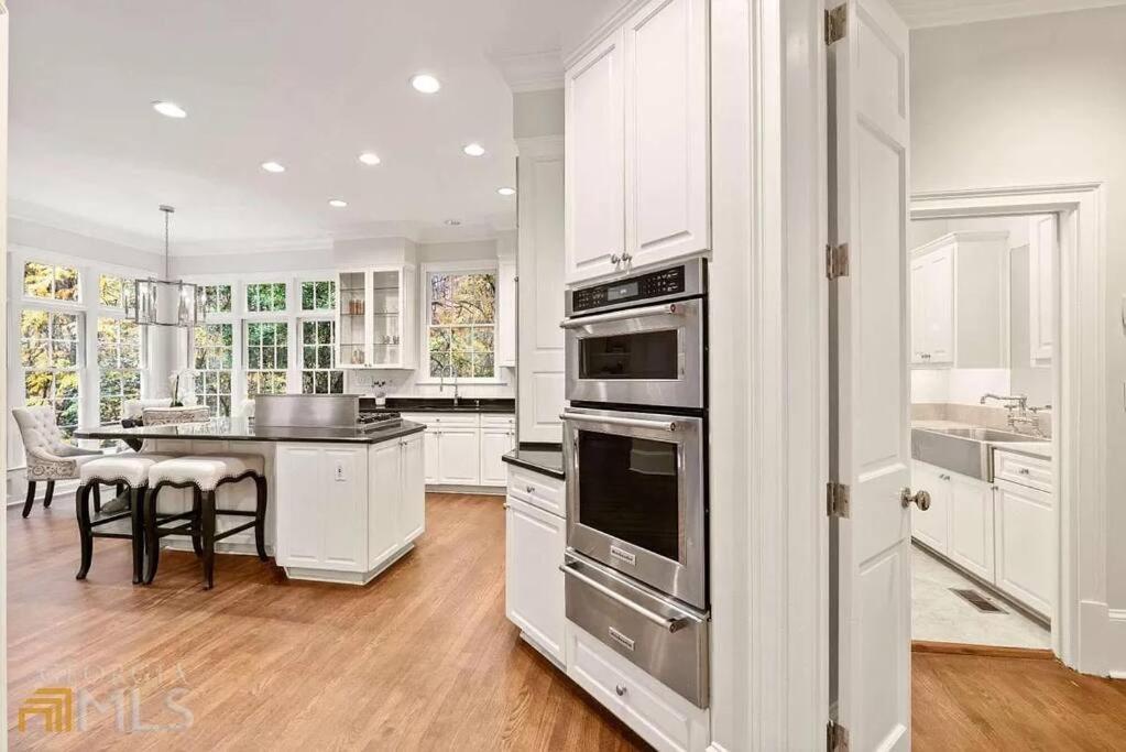 Luxury Spacious 4br In Buckhead * Atlanta