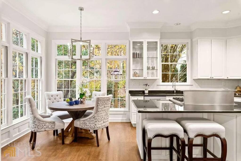 Luxury Spacious 4br In Buckhead * Atlanta