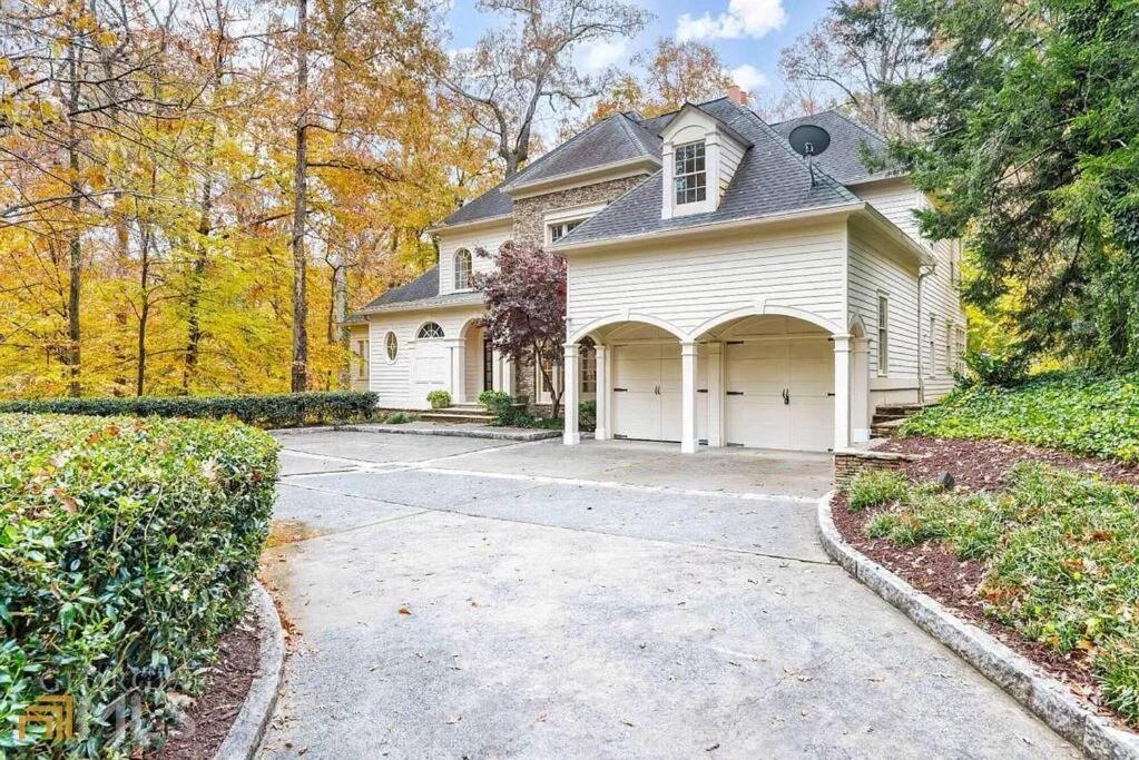 Luxury Spacious 4br In Buckhead Holiday home *