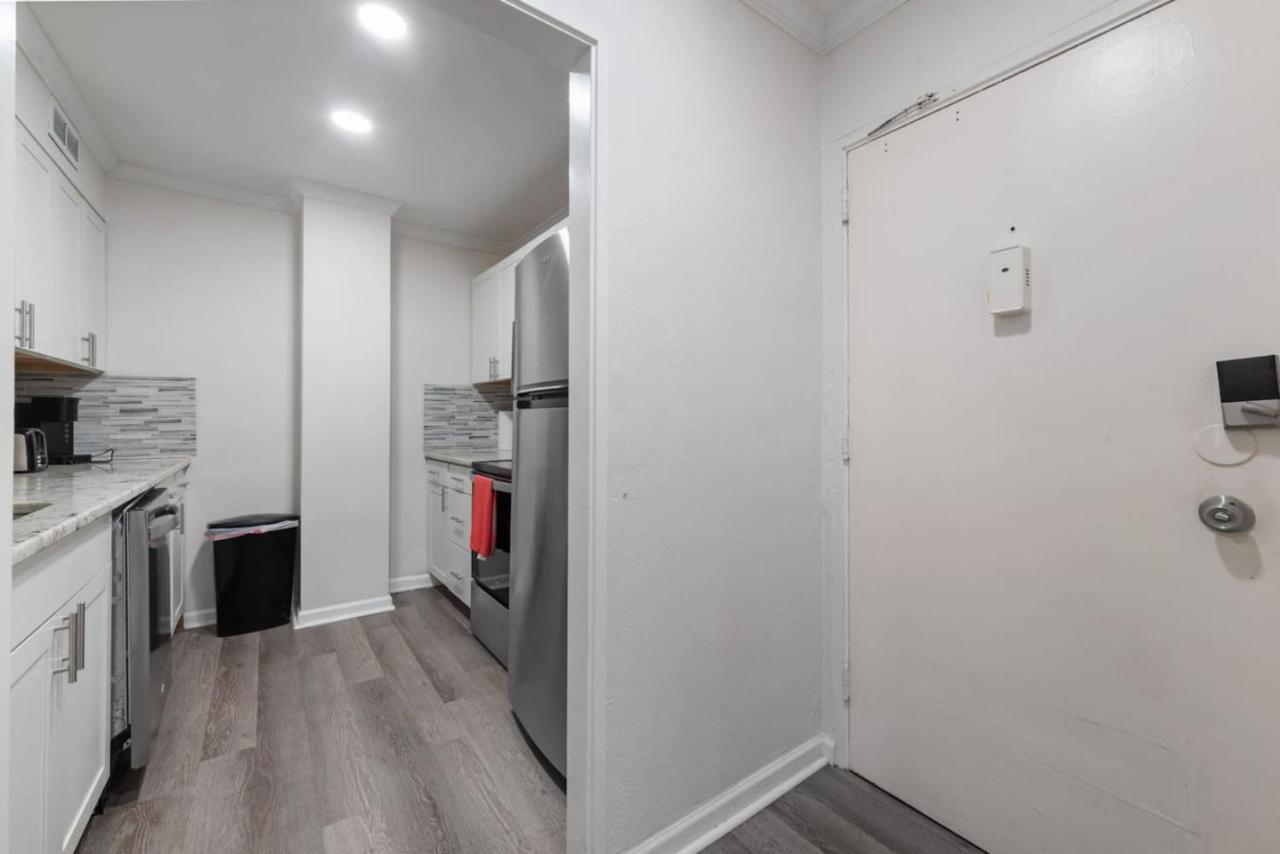 2 Bedroom Prime Location And Views, Private Porch *