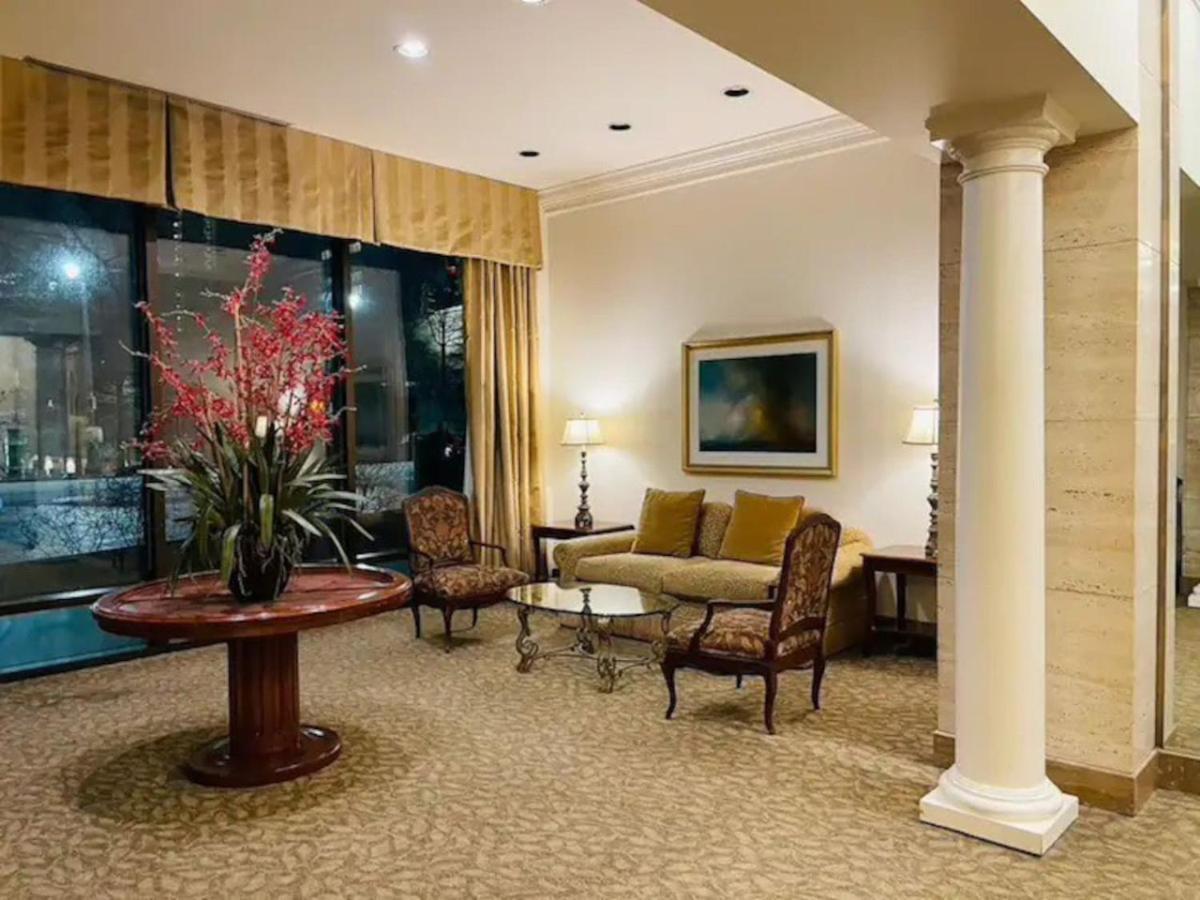 2 Bedroom Prime Location And Views, Private Porch Atlanta