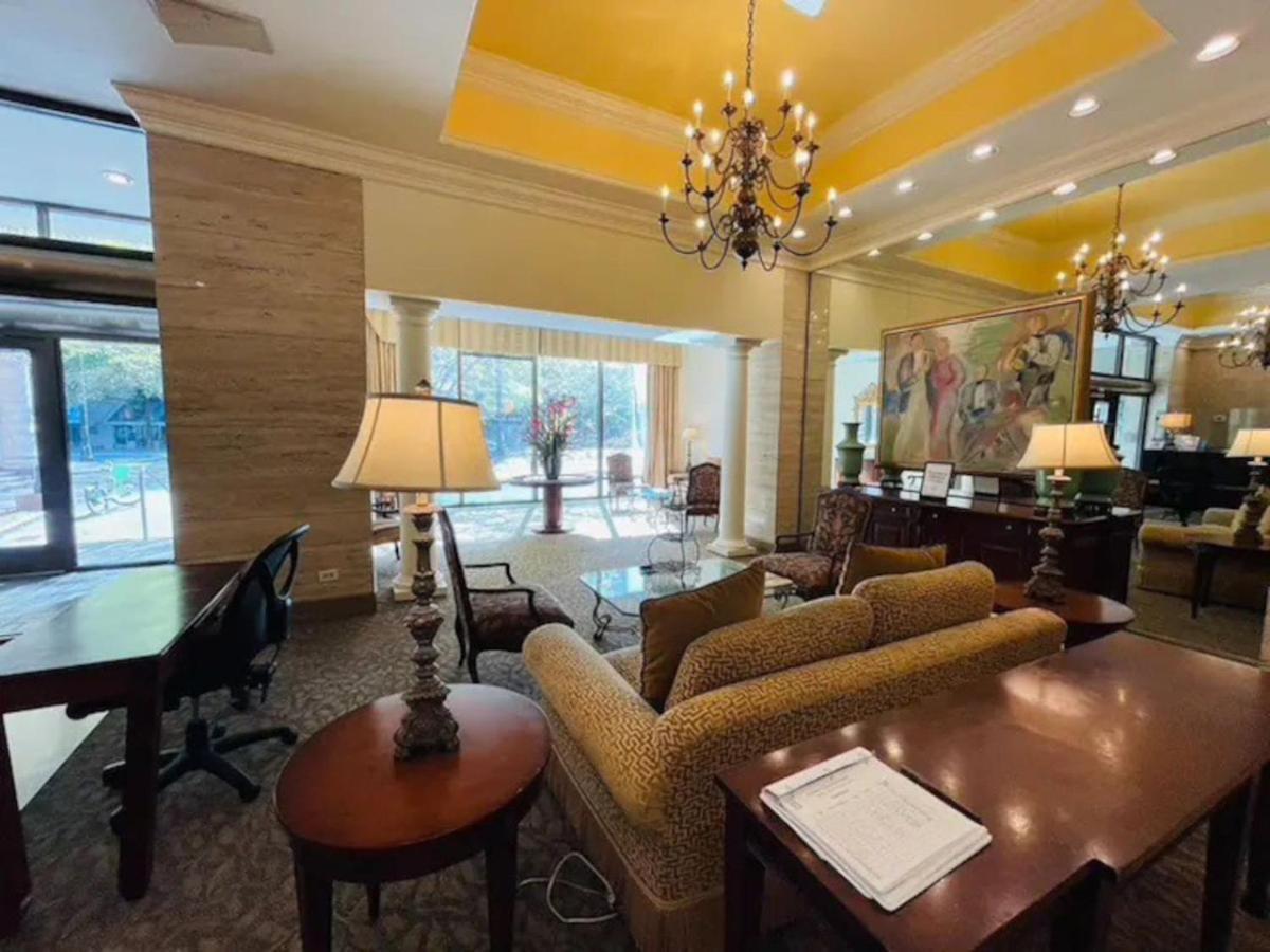 2 Bedroom Prime Location And Views, Private Porch Atlanta