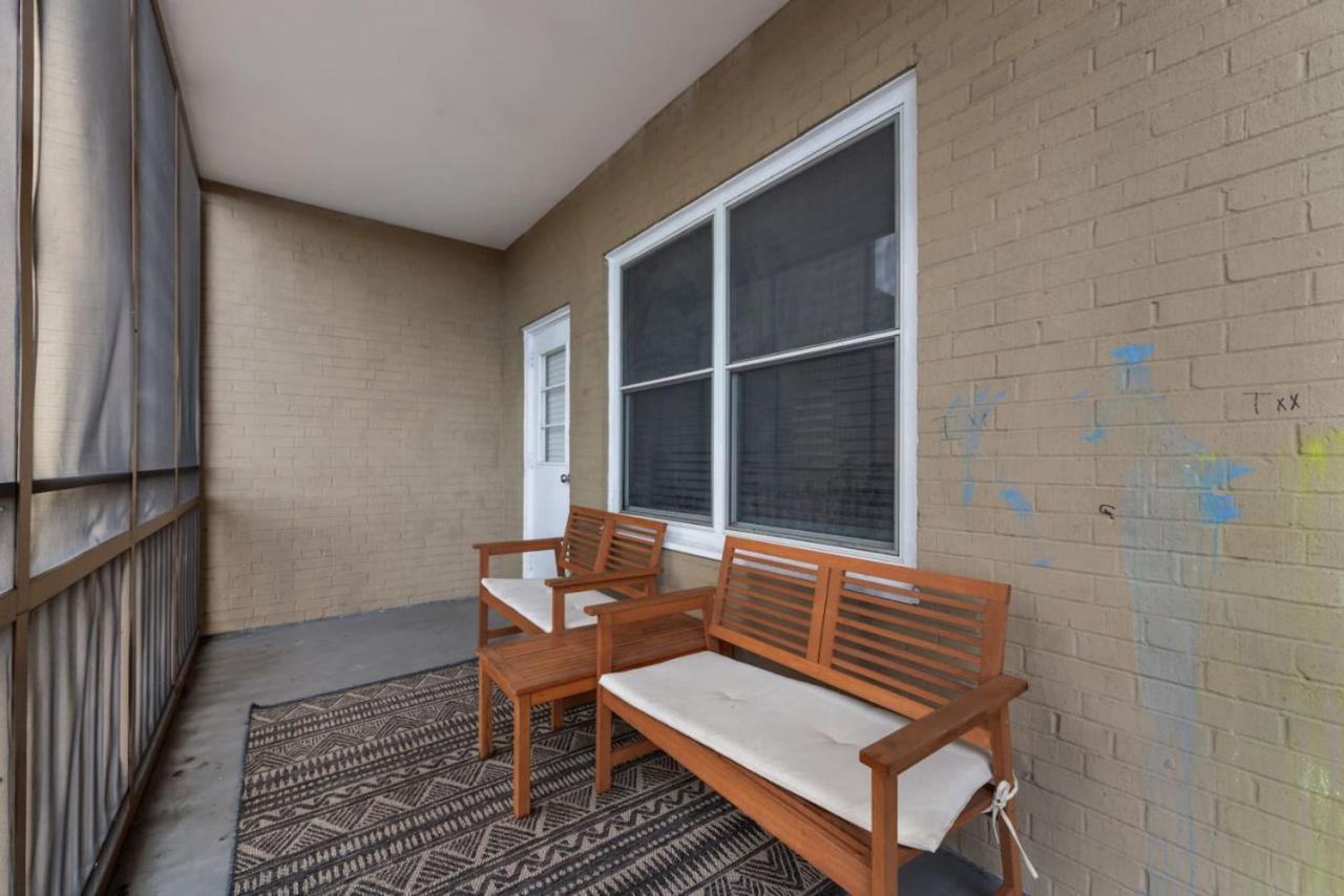 2 Bedroom Prime Location And Views, Private Porch Holiday home