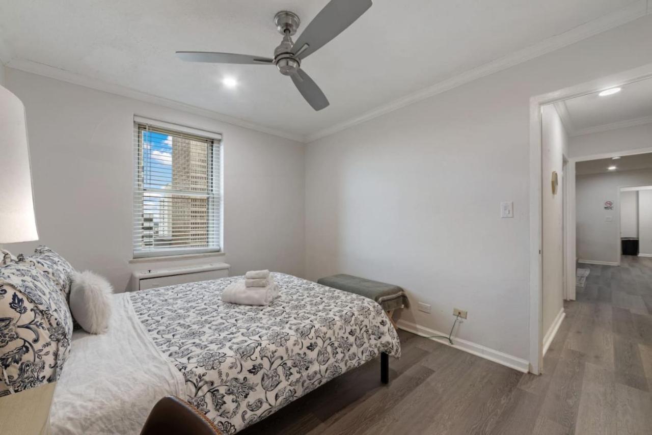 2 Bedroom Prime Location And Views, Private Porch * Atlanta