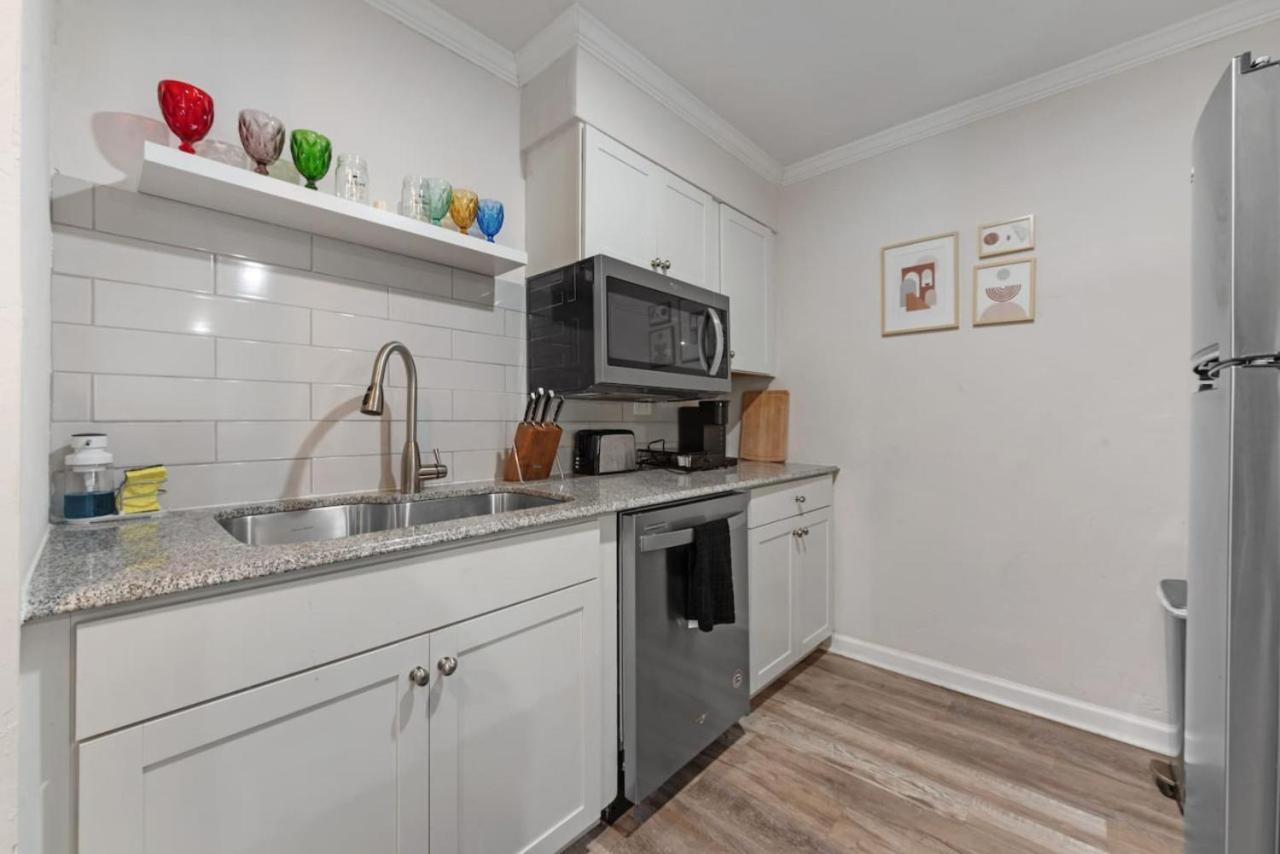 Walk To Everything, Affordable In Downtown *
