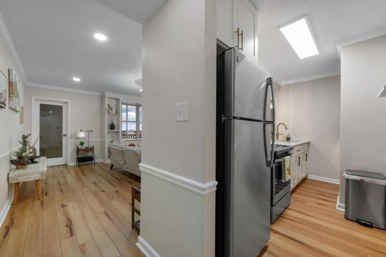 Downtown Condo, Skyline View, Walk Friendly * Atlanta