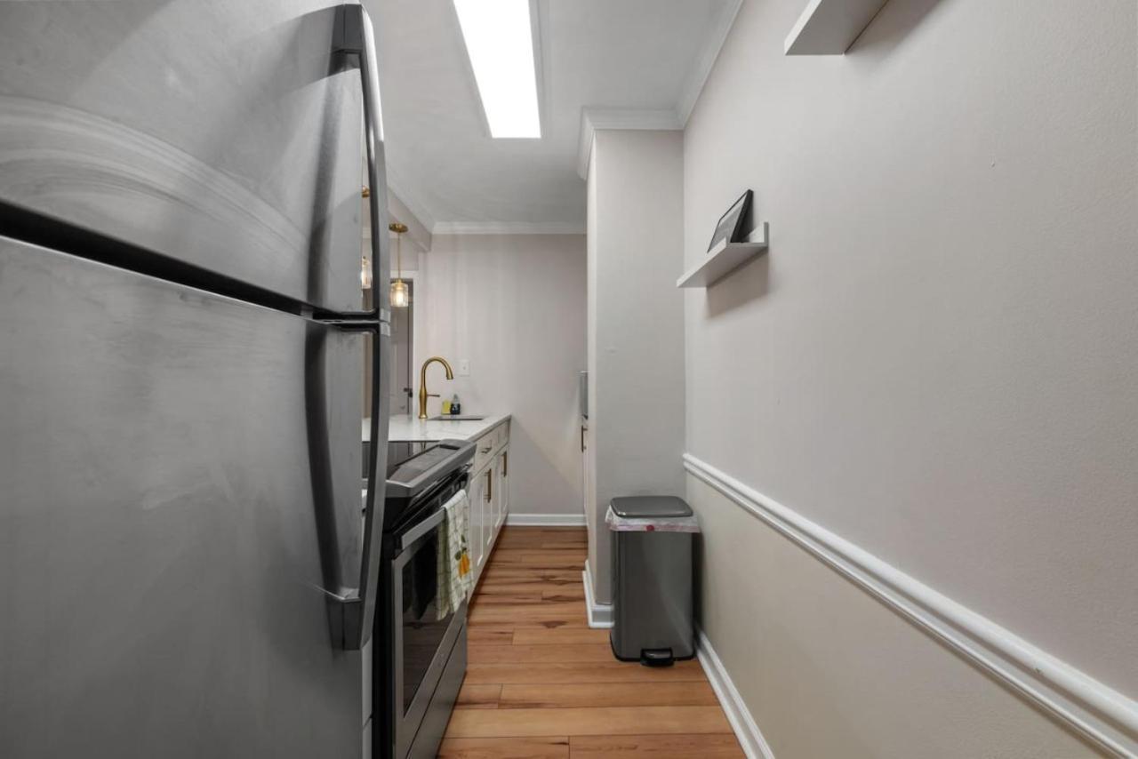 Downtown Condo, Skyline View, Walk Friendly * Atlanta