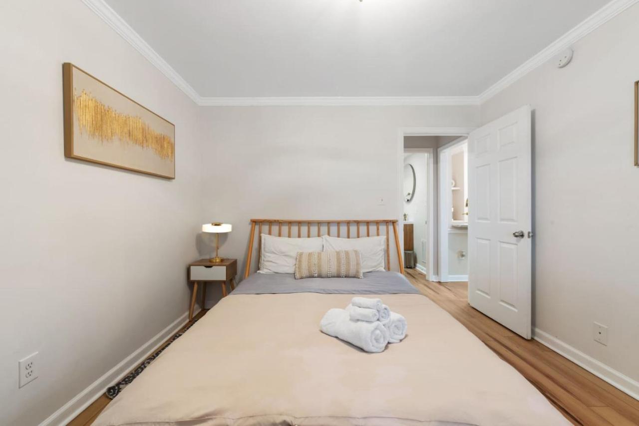 Downtown Condo, Skyline View, Walk Friendly *