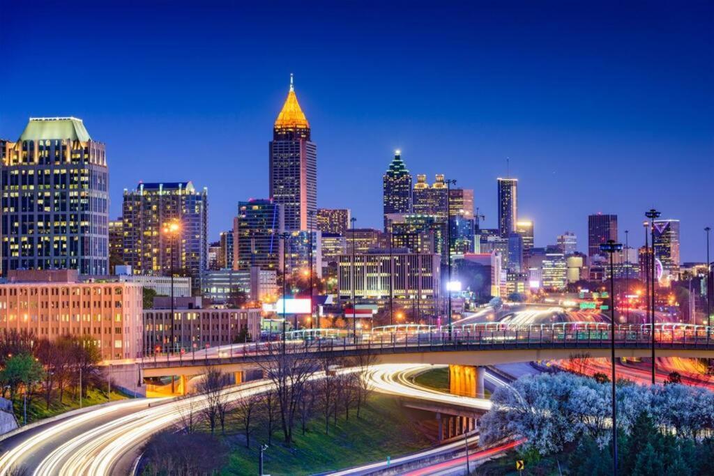 Your Cozy Retreat, 10 Mins From Downtown * Atlanta