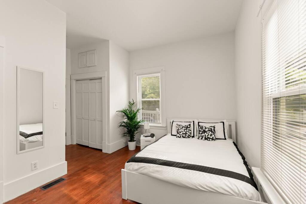Your Cozy Retreat, 10 Mins From Downtown