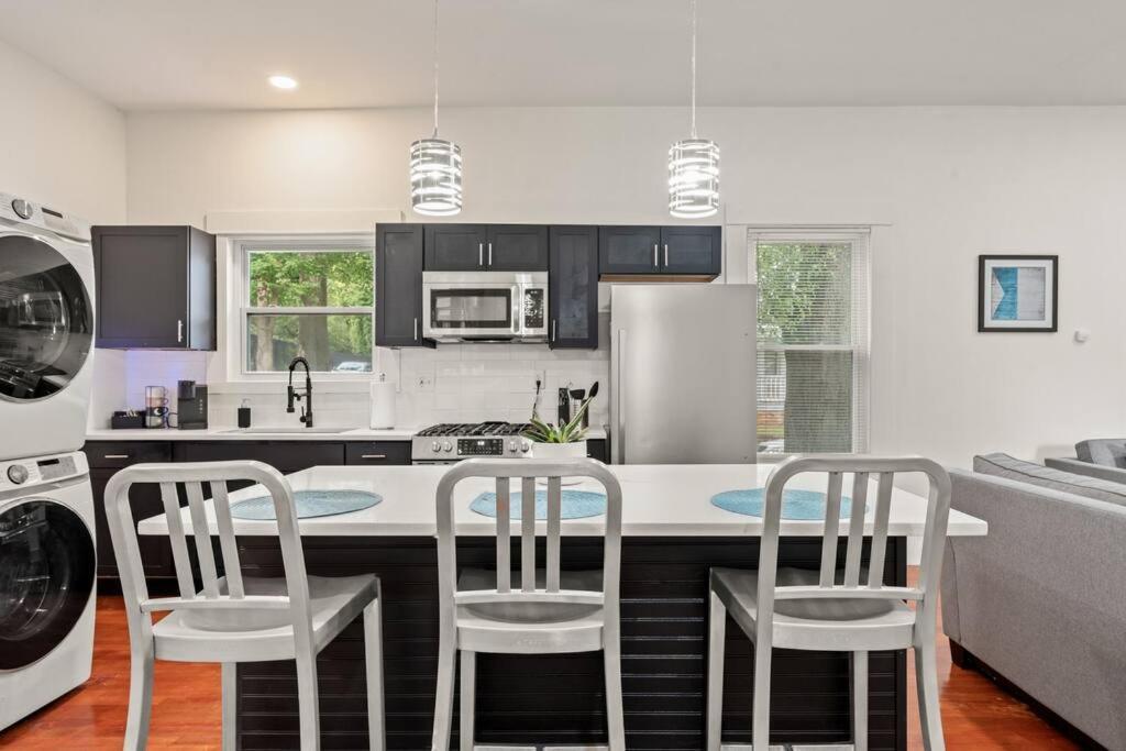 Apartment Your Cozy Retreat, 10 Mins From Downtown Atlanta