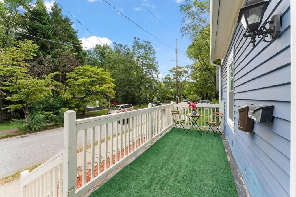 Apartment Your Cozy Retreat, 10 Mins From Downtown *