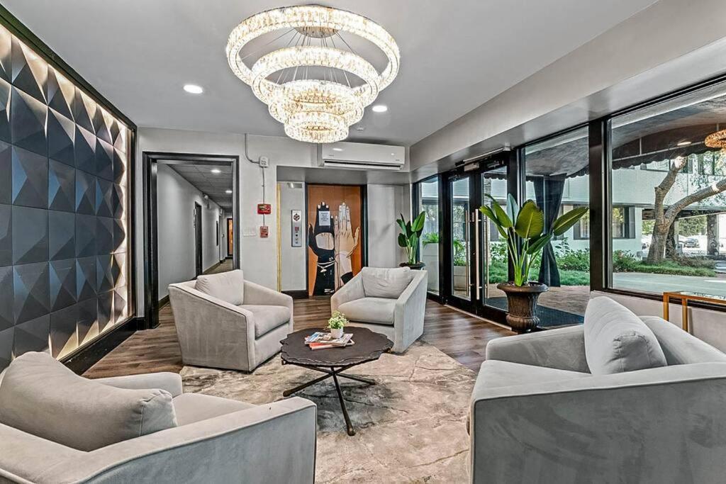 Art Deco-inspired Getaway In Buckhead * Atlanta