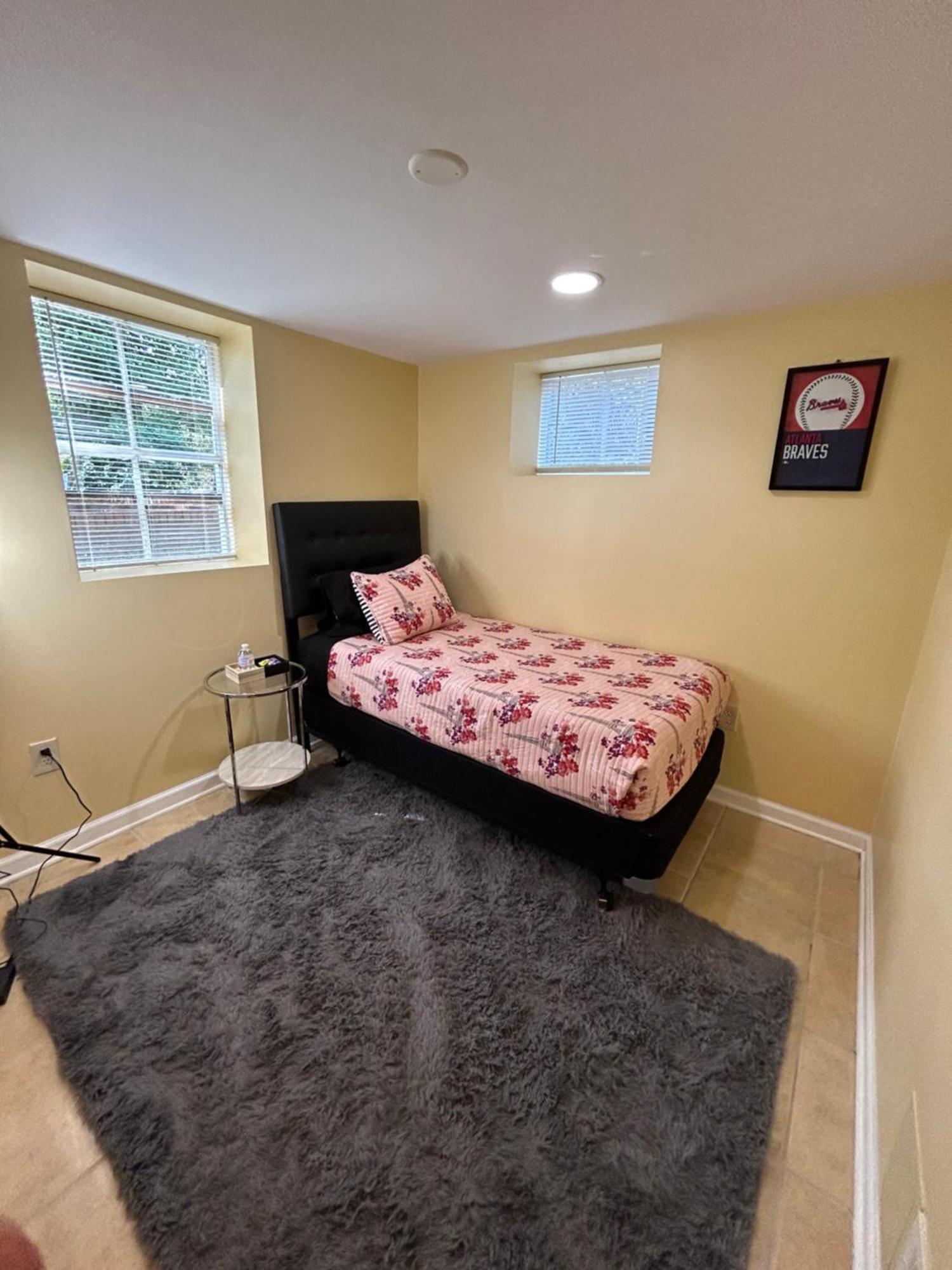 Holiday home Southern Comfort Renovated, Relaxing, Ready Minutes From Downtown And Mercedes Benz Stadium