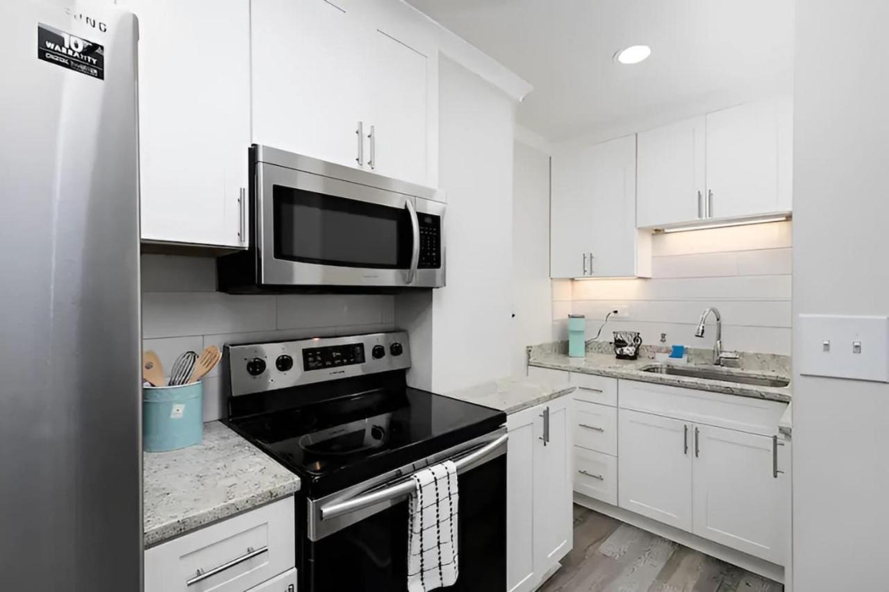 Holiday home 1br Apt,centrally Located, View