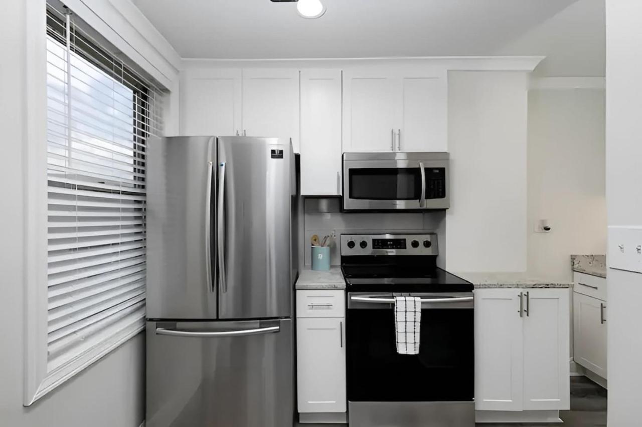 1br Apt,centrally Located, View