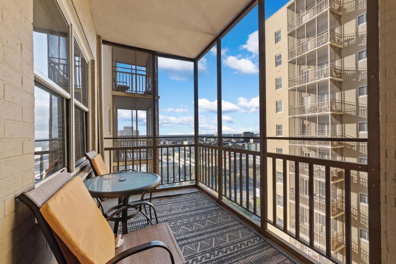 High Rise - Stunning Views - Walking Ease Atlanta