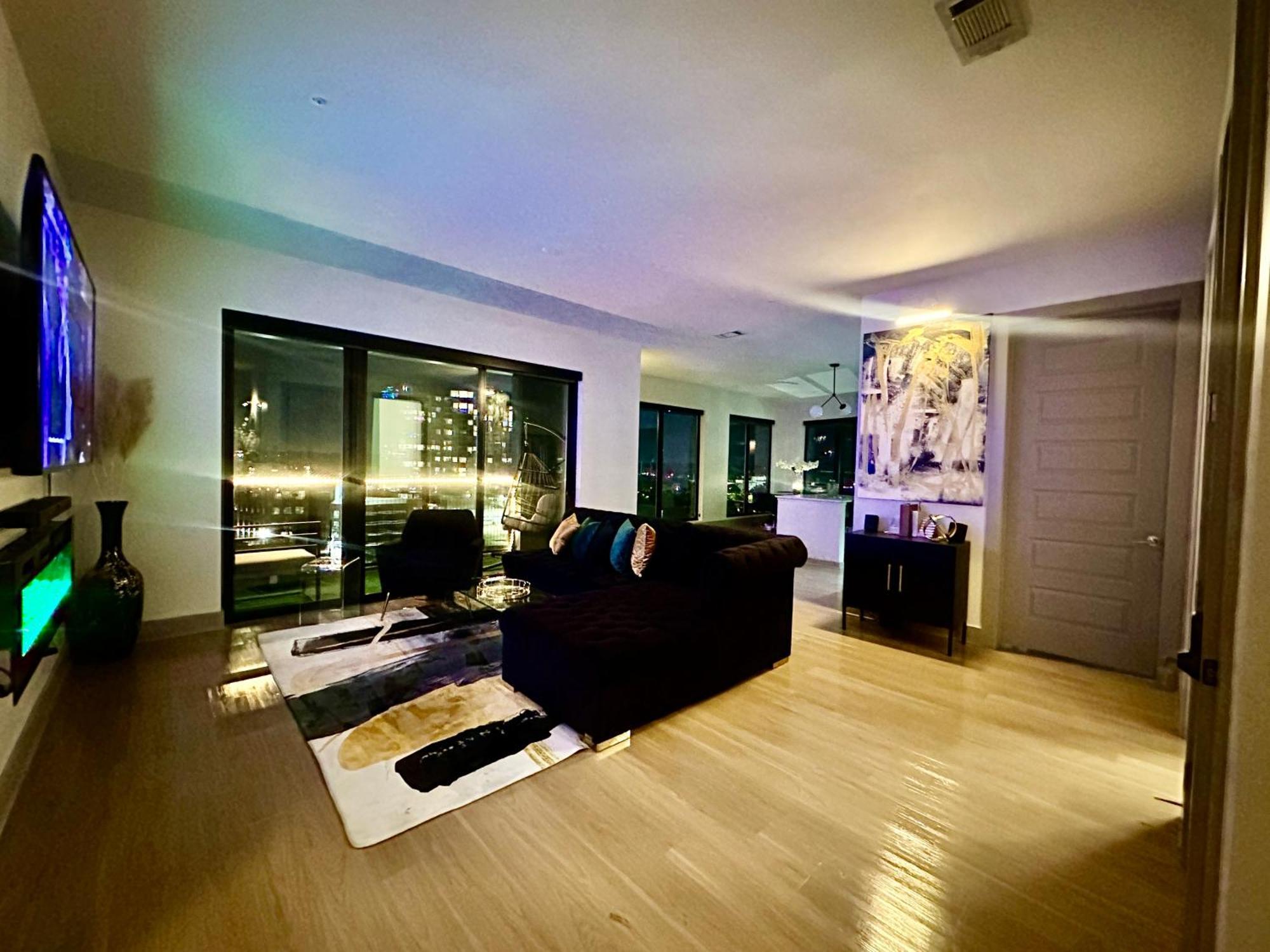 Apartment Modern Luxury At The Interlock *