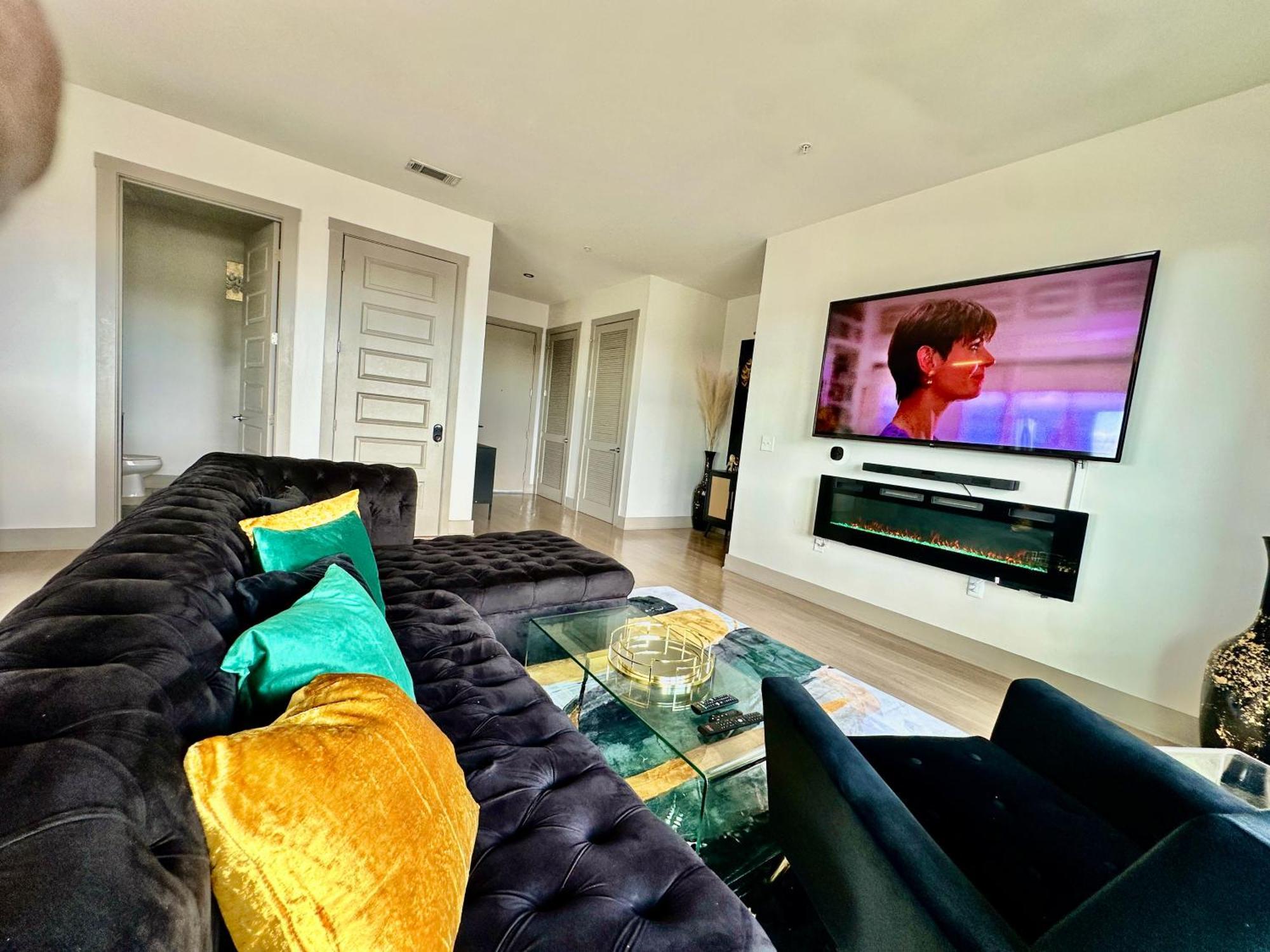 Apartment Modern Luxury At The Interlock Atlanta