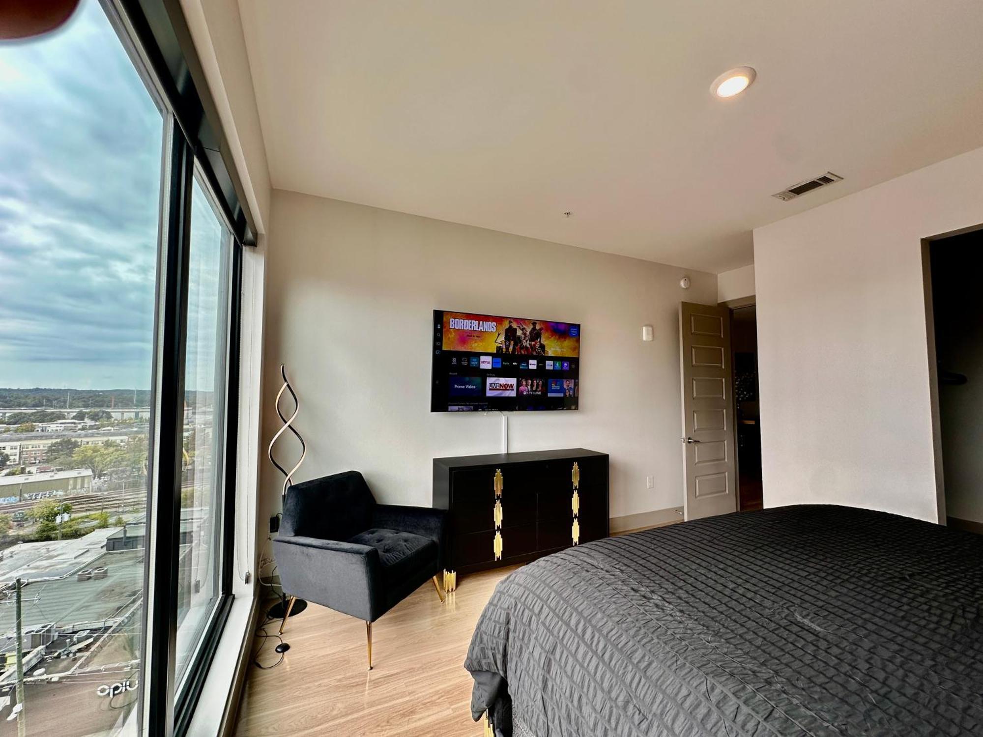 Modern Luxury At The Interlock * Atlanta