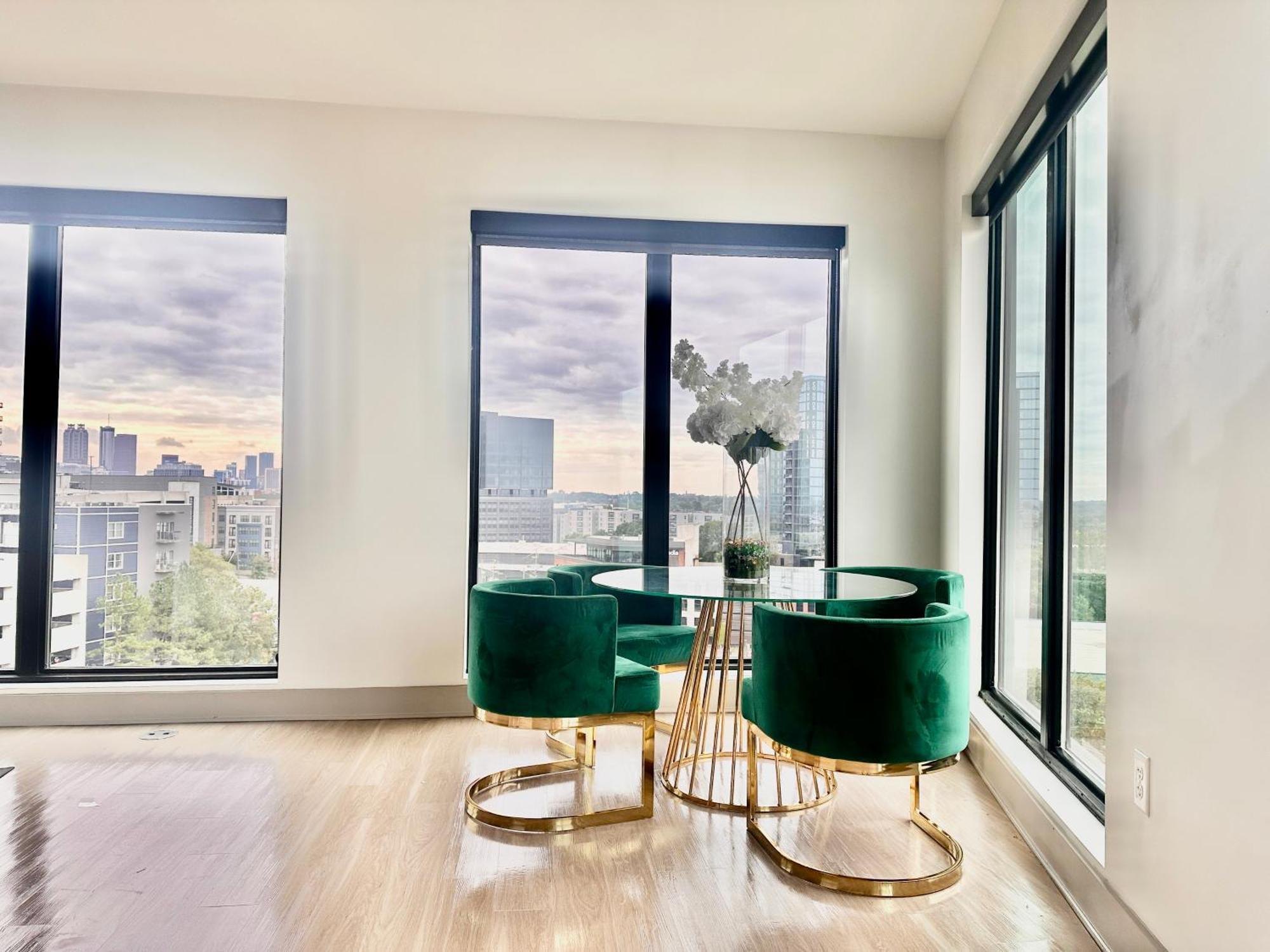 Apartment Modern Luxury At The Interlock