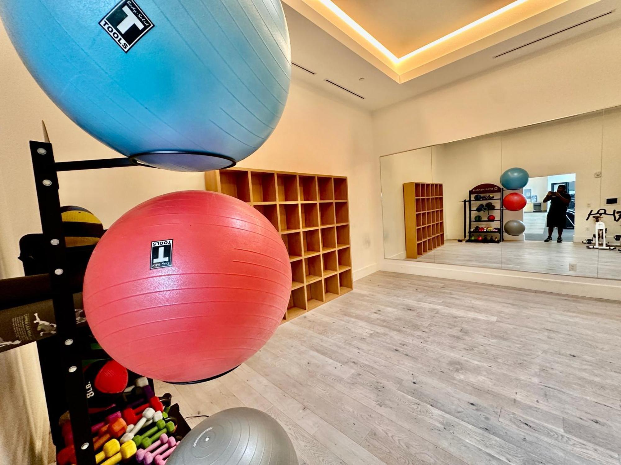 Apartment Modern Luxury At The Interlock *