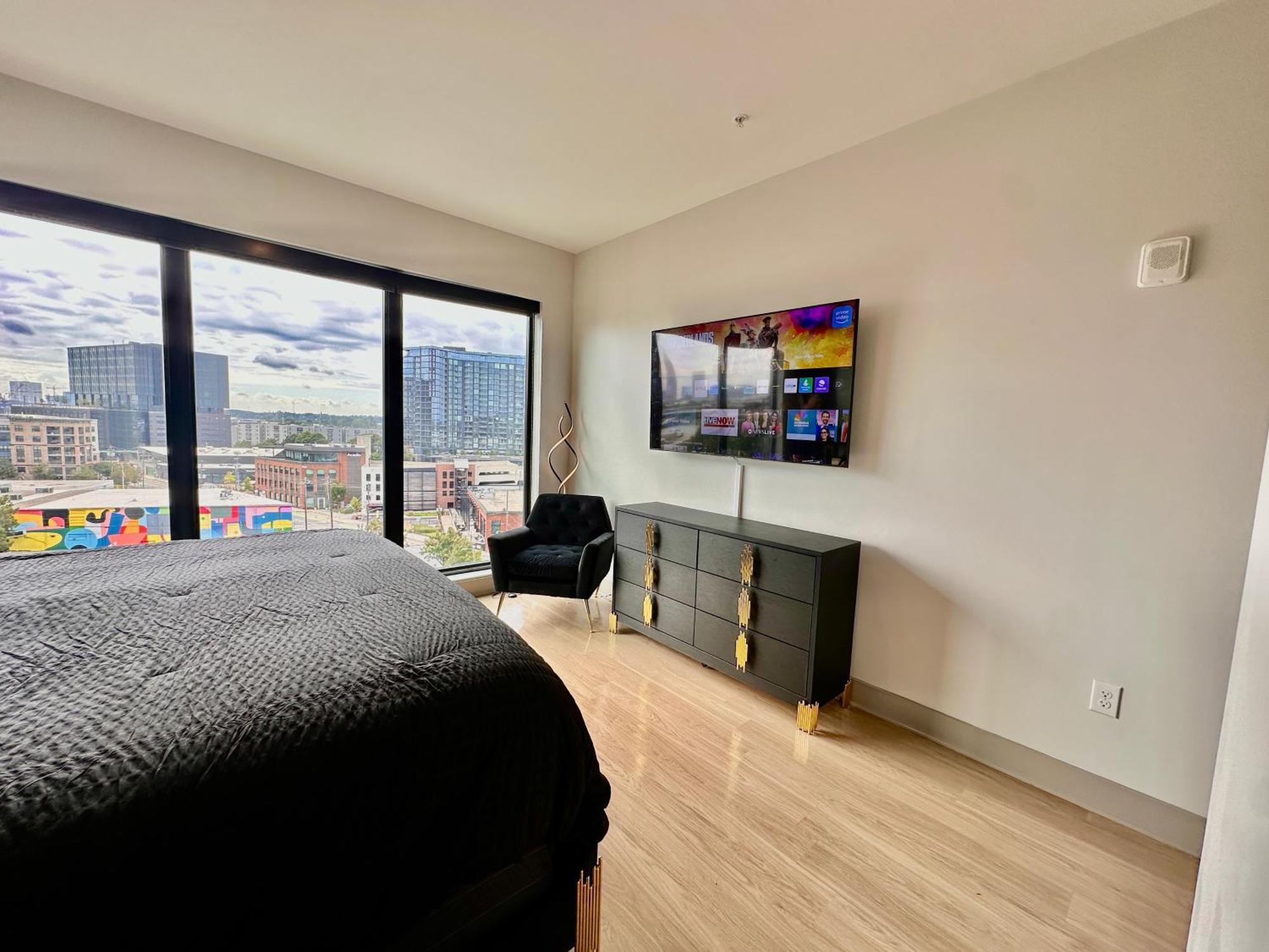 Apartment Modern Luxury At The Interlock