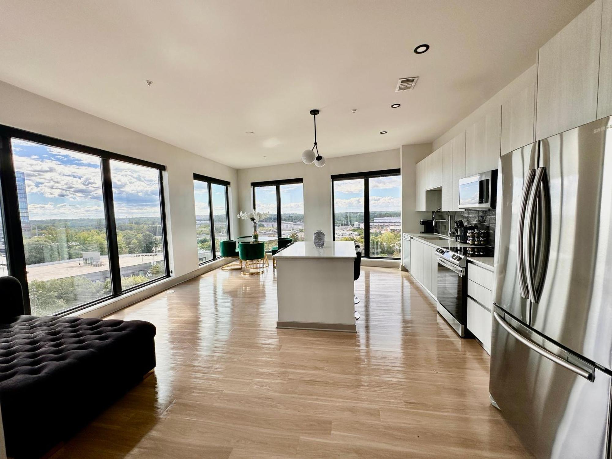 Modern Luxury At The Interlock * Atlanta