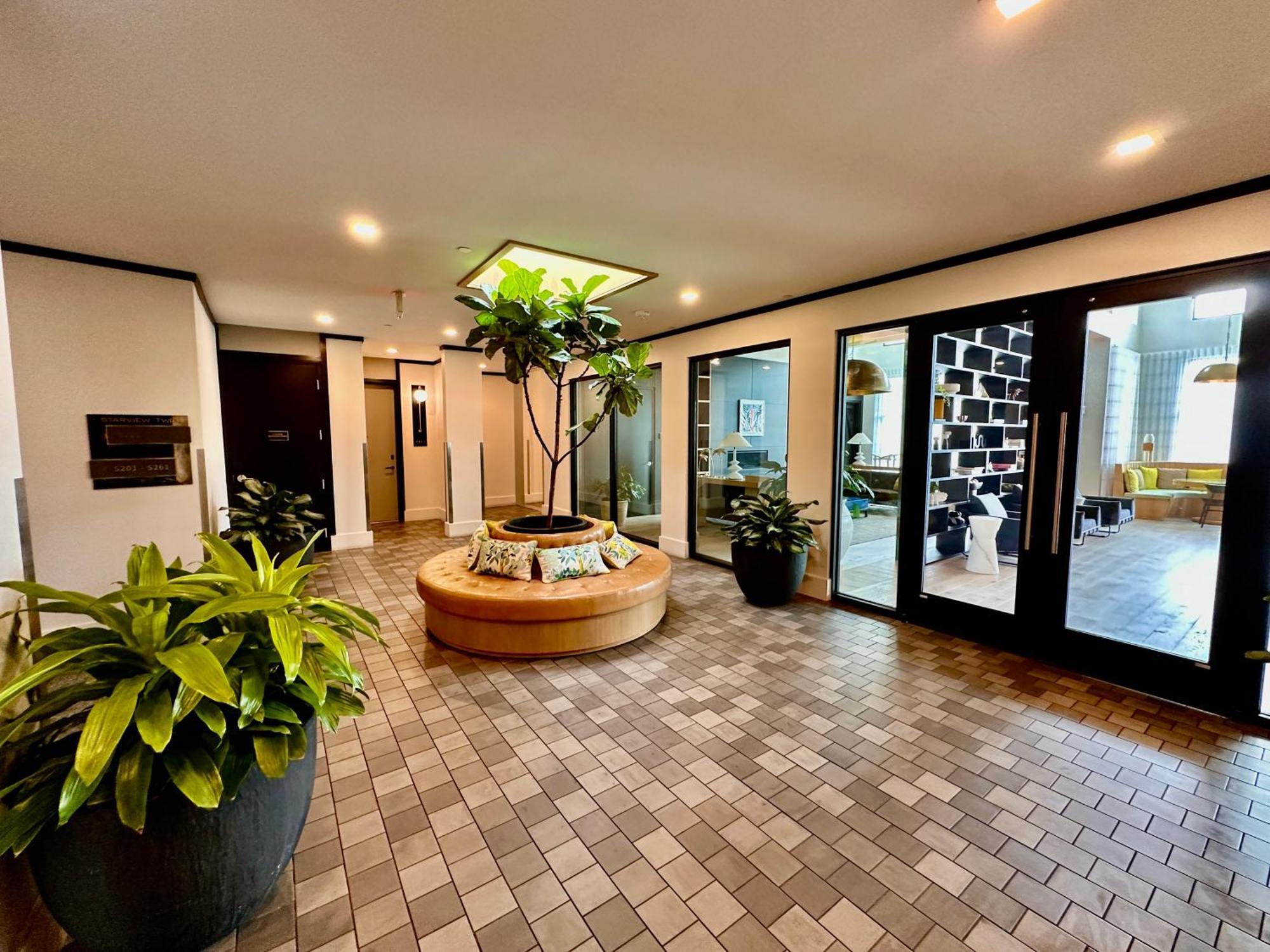 Modern Luxury At The Interlock Apartment *