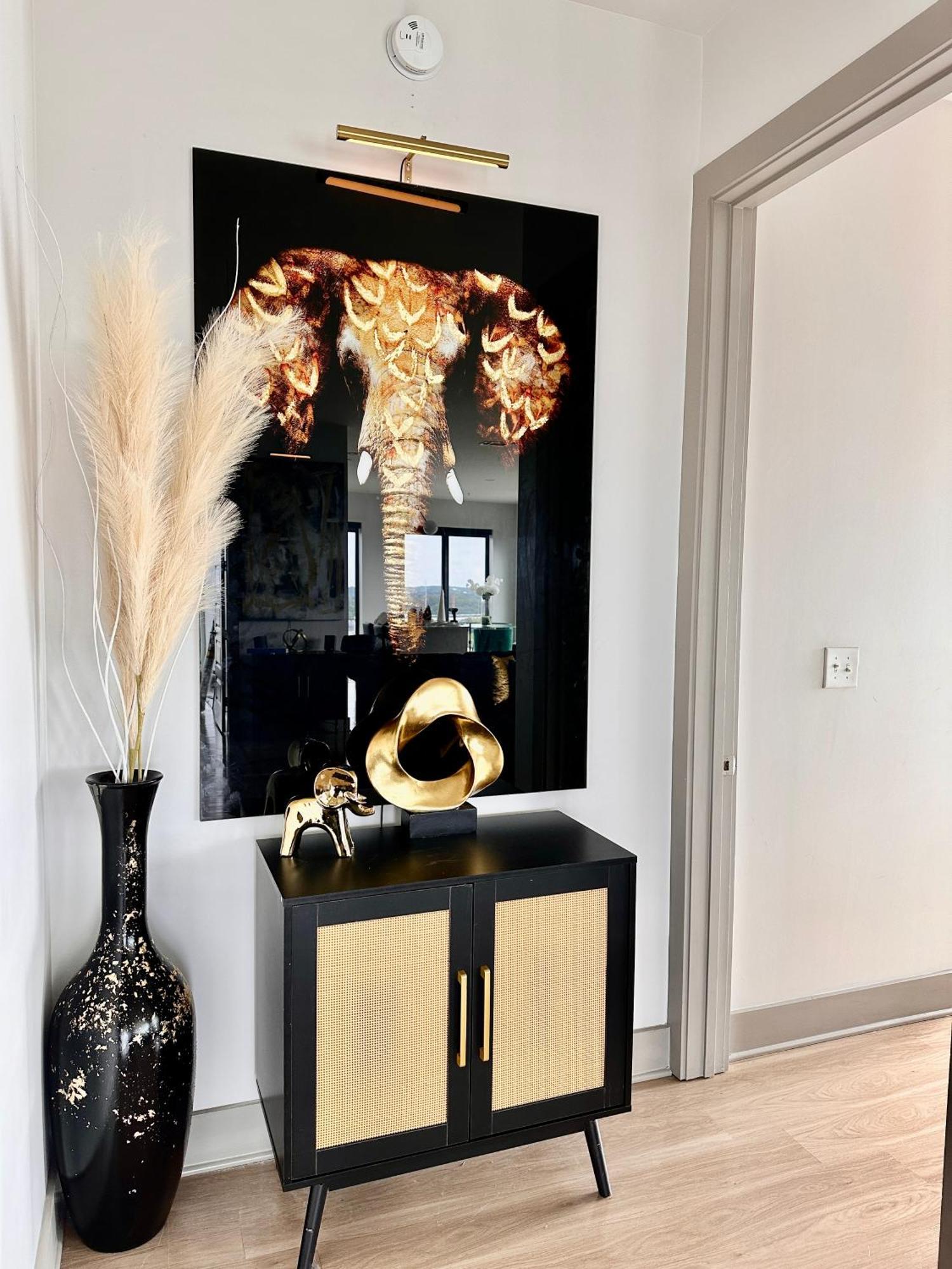 Modern Luxury At The Interlock Apartment *