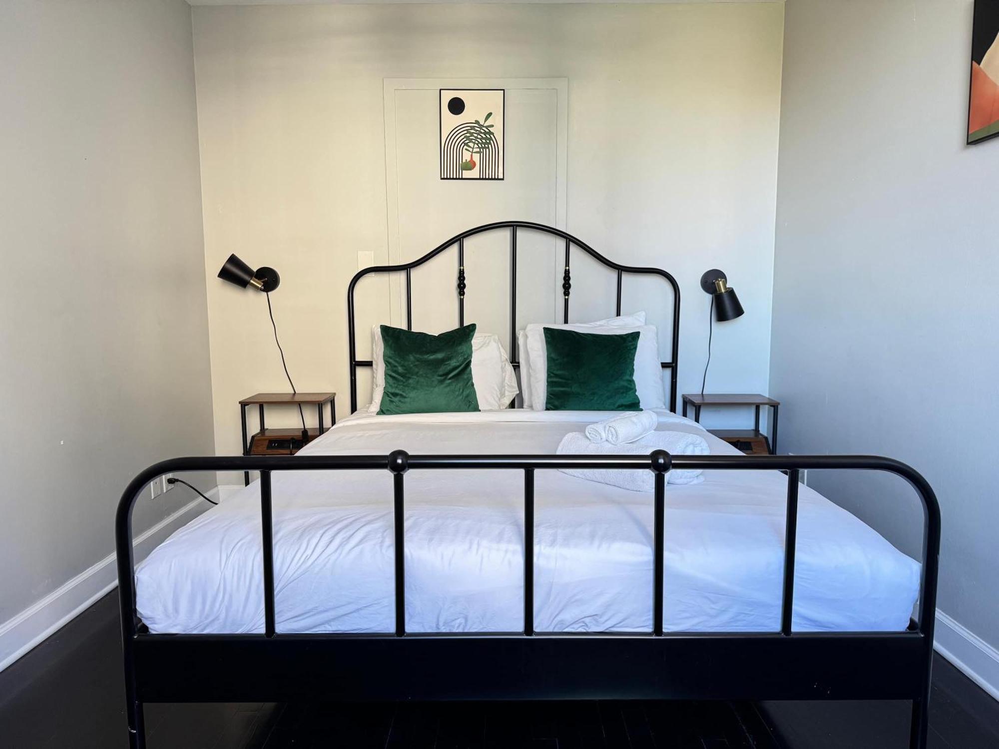 Atl Downtown 2br King Bed Free Parking Lm902 *