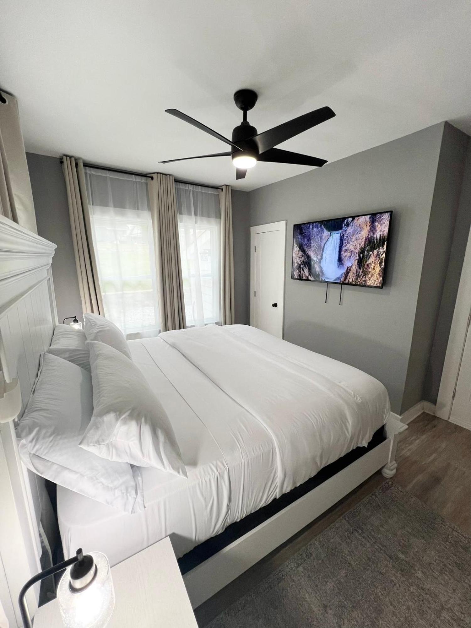 Charming 2br 2ba 10 Min Dt Airport By Lsp Homes Holiday home