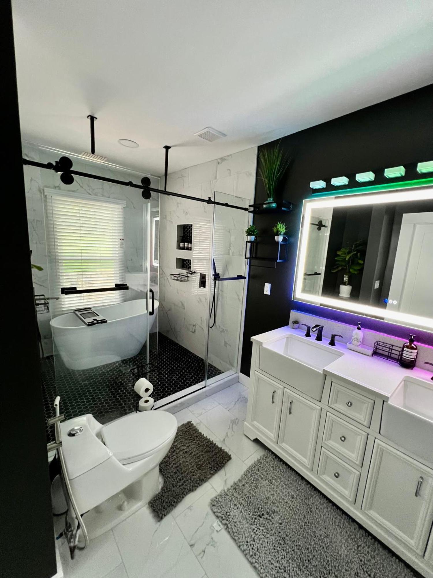 Charming 2br 2ba 10 Min Dt Airport By Lsp Homes